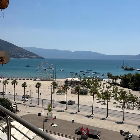 2 Bdr With Stunning Sea View In The Promenade *