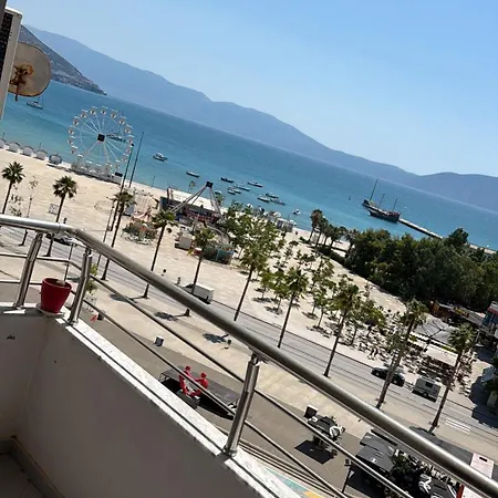 2 Bdr With Stunning Sea View In The Promenade *